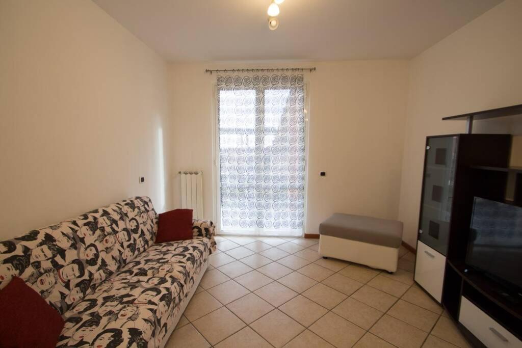 Appartamento Ristrutturato Con Terrazzo Varraze Exterior foto