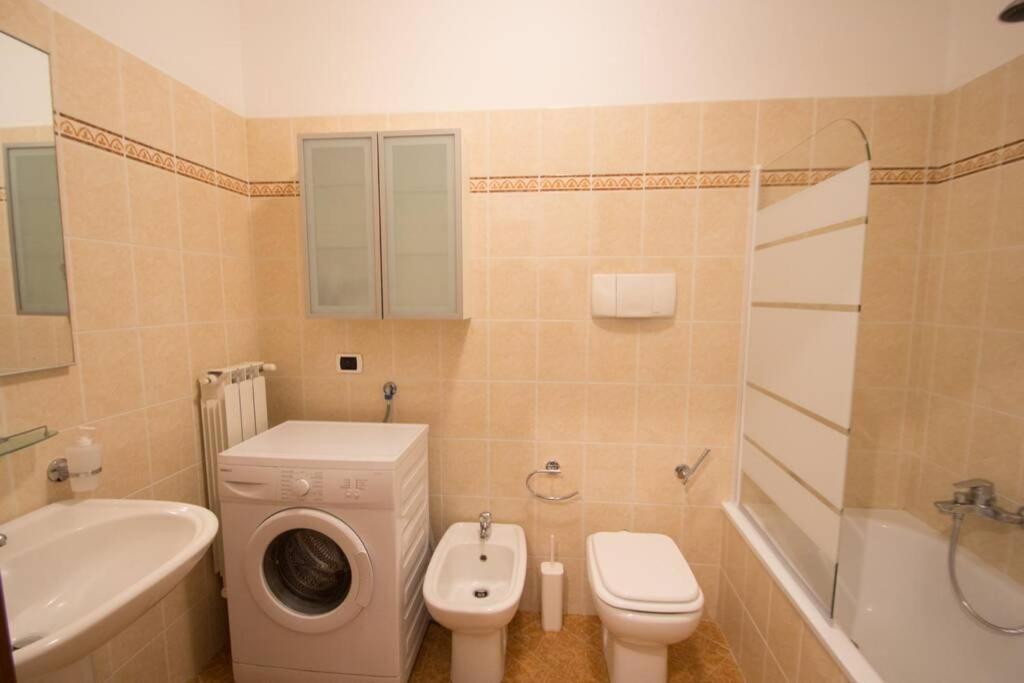 Appartamento Ristrutturato Con Terrazzo Varraze Exterior foto